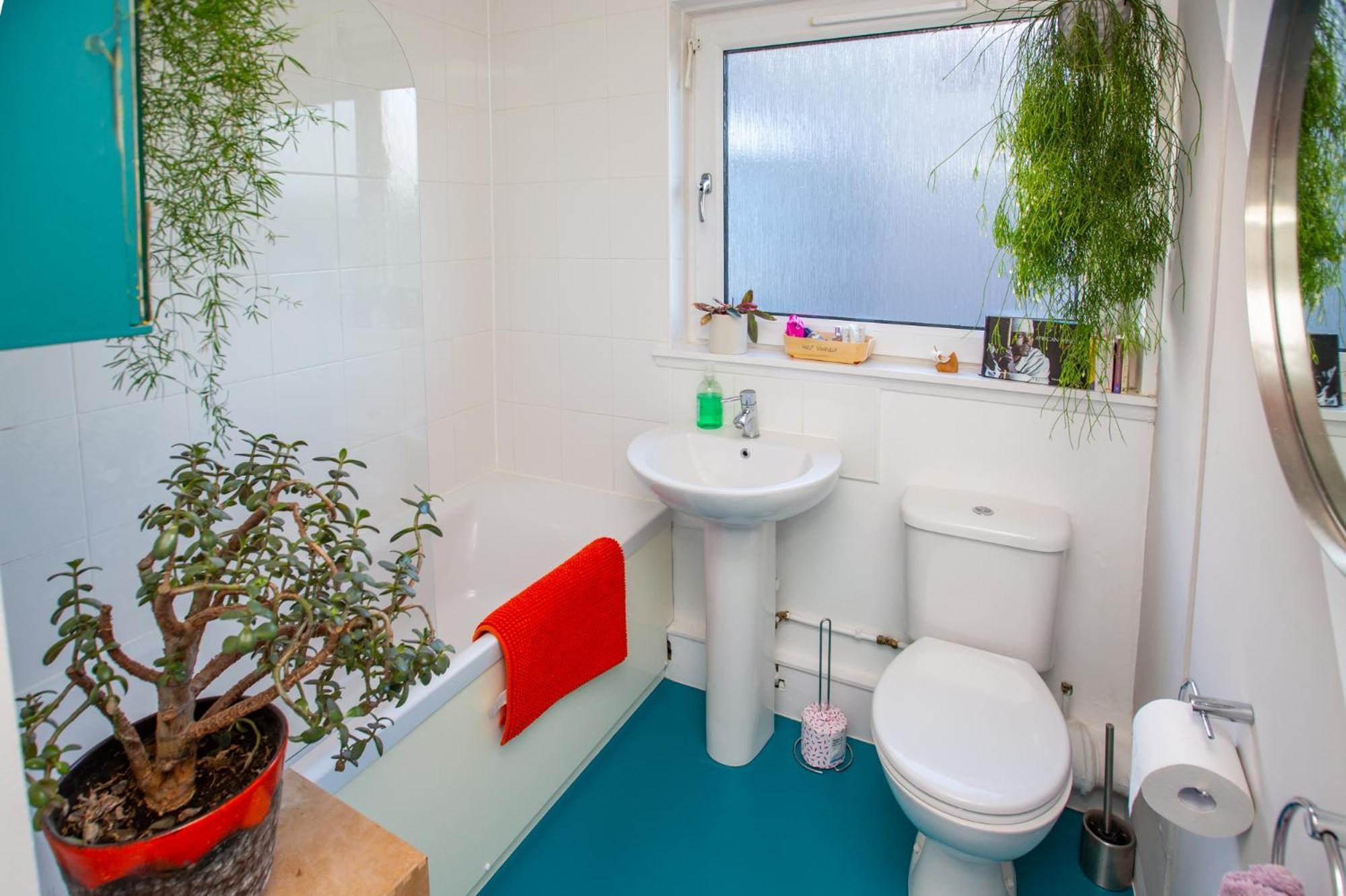 Apartment Mid-century Gem Steps From The Edinburgh